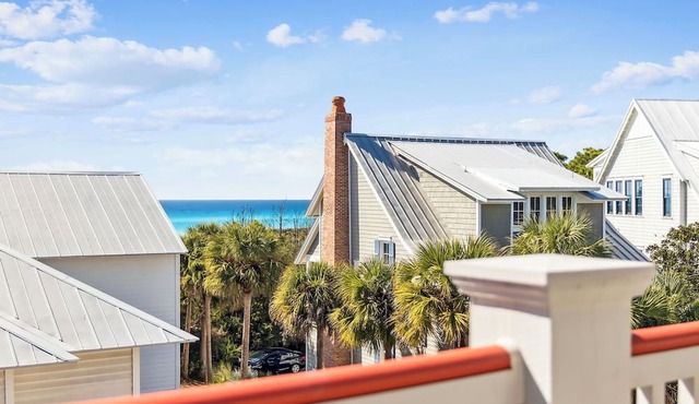Top Floor Condo w/Gulf Views and Balcony
