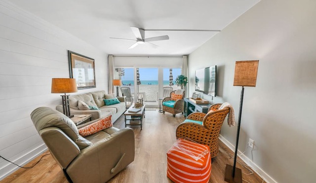 Very Merry - Renovated Gulf-Front Escape, Steps To Beach