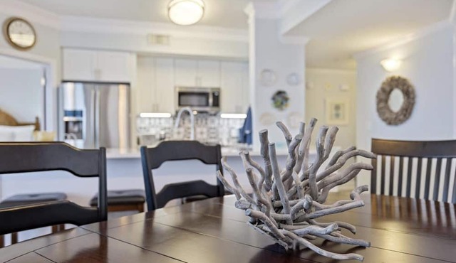GULF FRONT~Quiet West End! 2 SETS of Beach Chairs ~RESERVED PARKING~Summer & Fall Specials!