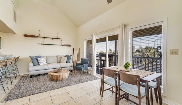 Pensacola Beach Bay-View Loft | Walk to Gulf | Bunk Beds | Sleeps 6 | Renovated