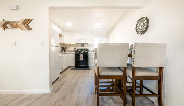 ❤Pleasant Retreat! 2bd Apt near Peterson AFB ❤