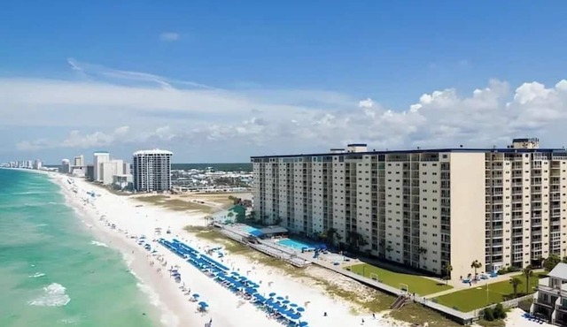 Gorgeous Beachfront Condo!