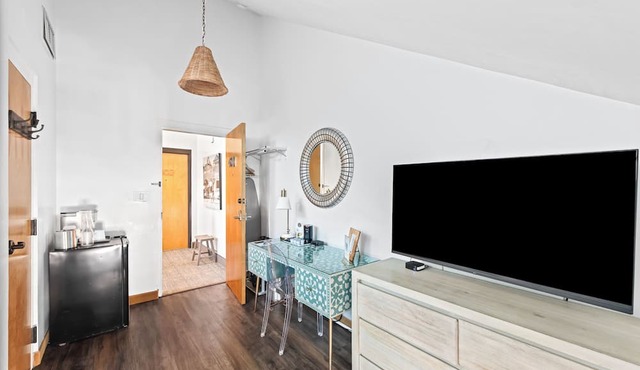 401 Rosemary Beach Inn - Includes Beach Chairs & Complimentary Breakfast + Access to 4 Pools