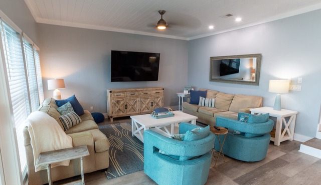 Reach out & touch the ocean, private beach, secure gated complex