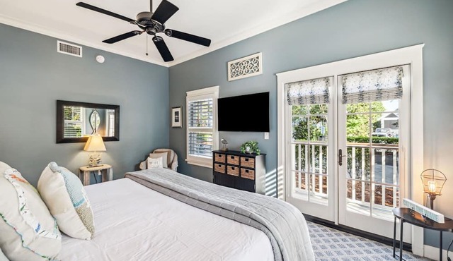 Walkable Retreat, Steps to Beach Club