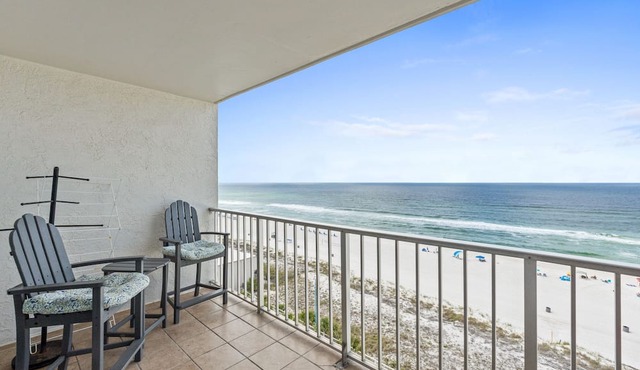 Summit 1025 - Beachfront, Gulf Views, 2 Pools, Free Golf Daily - Summer SALE!