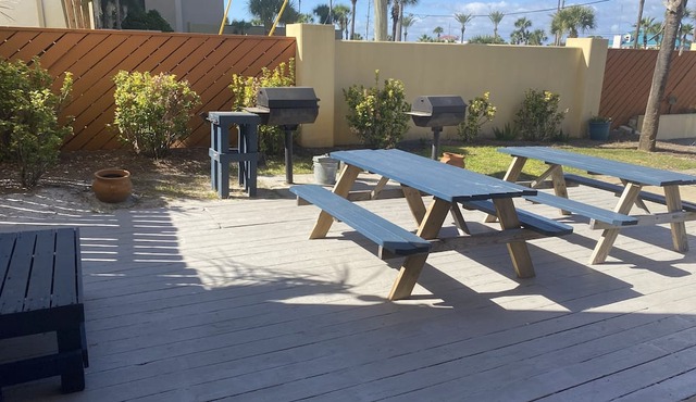 UPDATED BEACHFRONT LUXURY WITH AMAZING GULF VIEWS! BEACH SERVICE INCLUDED.