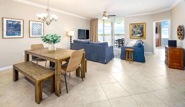 Penthouse-Directly ON Water-Huge Roof Top Patio-Private Hot Tub-Gorgeous Views!