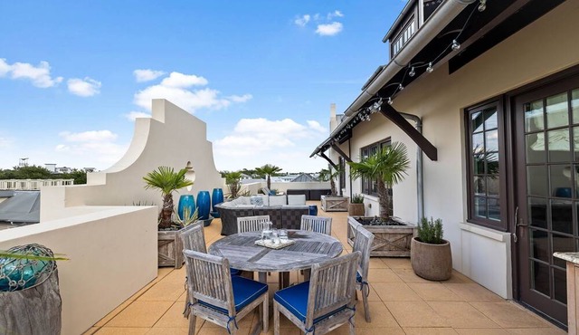 Stylish Luxury Condo w/Rooftop Terrace, Gourmet Kitchen, & Coastal 30A Charm