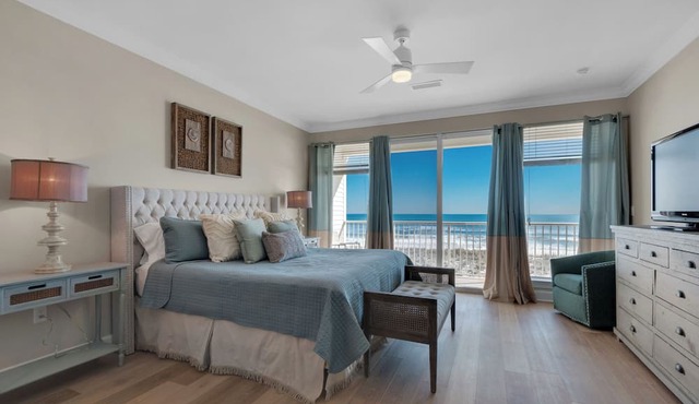 Bikini Bottom | 🌊 Gulf-Front Townhome + Pool + Garage + Pet Friendly 🐾