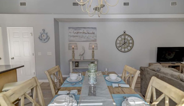 3 Bedroom Renovated Vacation Rental close to the beach in Panama City Beach, Fl