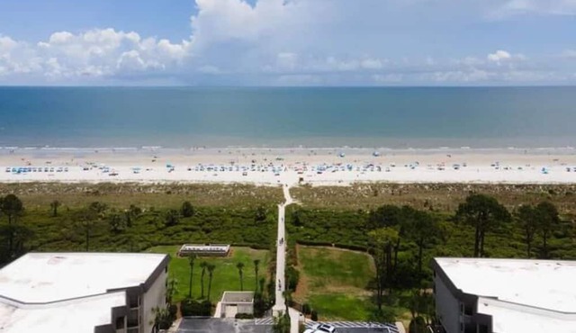 Stunning Oceanview Luxury Remodel, Bikes Included!