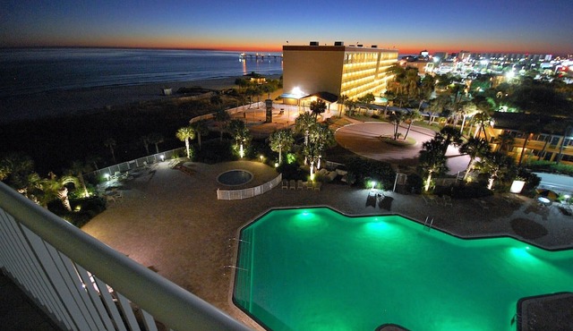 Destin West Gulfside #605 ~Free Beach Service! Amazing View! Lazy River & Pools!