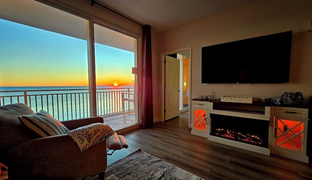 Splash Resort 1406E~Beachfront~Free Beach Chairs~Crib-Fireplace