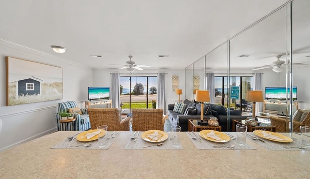 Laguna Beach Gulf Front Condo with Private Balcony