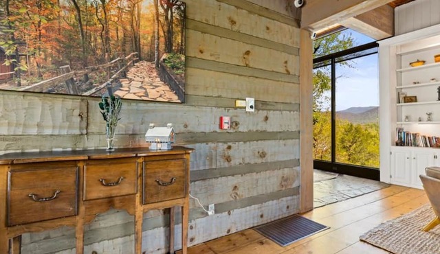 Bordeaux - Romantic Mountain View Suite With Breakfast