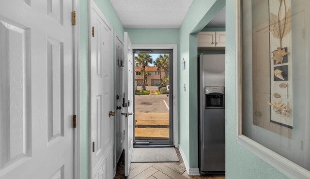 ⛱️Sugar Beach C-11-Fenced Yard, Gulf Side, & Pool!⛱️