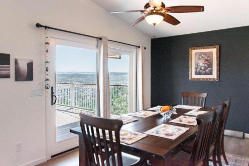 Copperopolis Home - Lake Access & Mtn Views