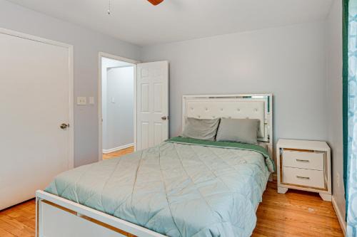 5 Mi to Dtwn Harrisburg! Retreat w/Spacious Yard