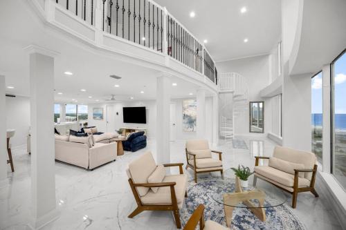 Emerald Coast Penthouse Luxury Walk to Beach