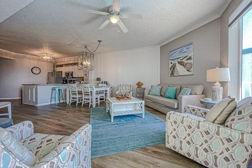 Beautifully decorated oceanfront condo with resort pool & huge walk-in showers