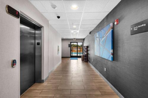 Hampton Inn & Suites Pensacola I-10 N at University Town Plaza