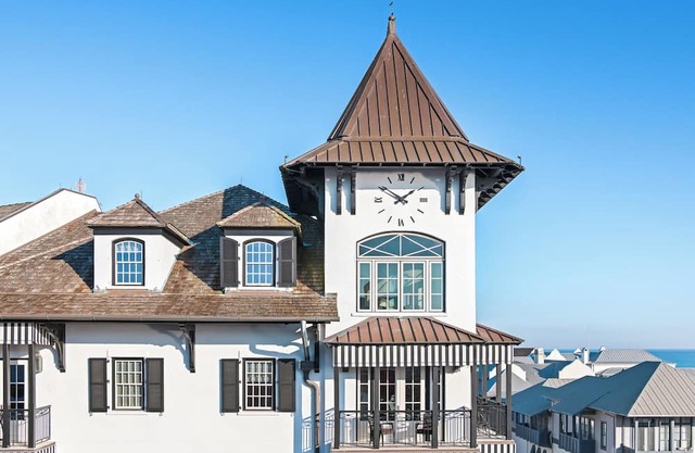 203 Rosemary Beach Inn - Includes Beach Chairs & Complimentary Breakfast + Access to 4 Pools